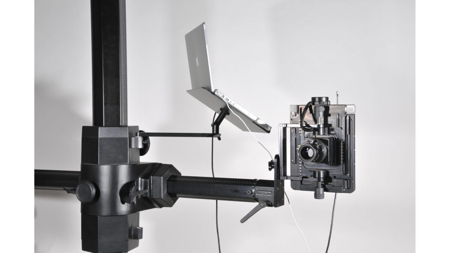 FOBA studio stand with laptop holder and camera (Messtechnik, Halterung, Positionierung)